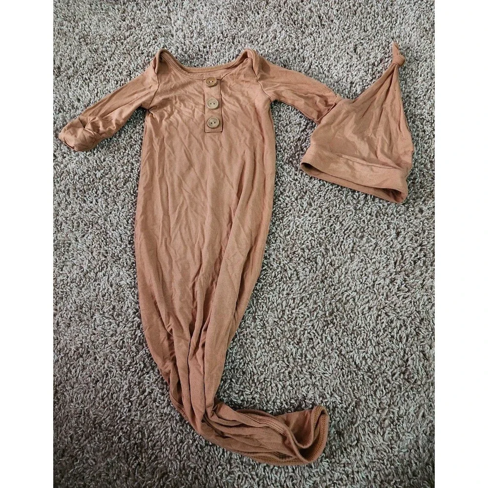 Caden lane bamboo gown & hat size 0-3M